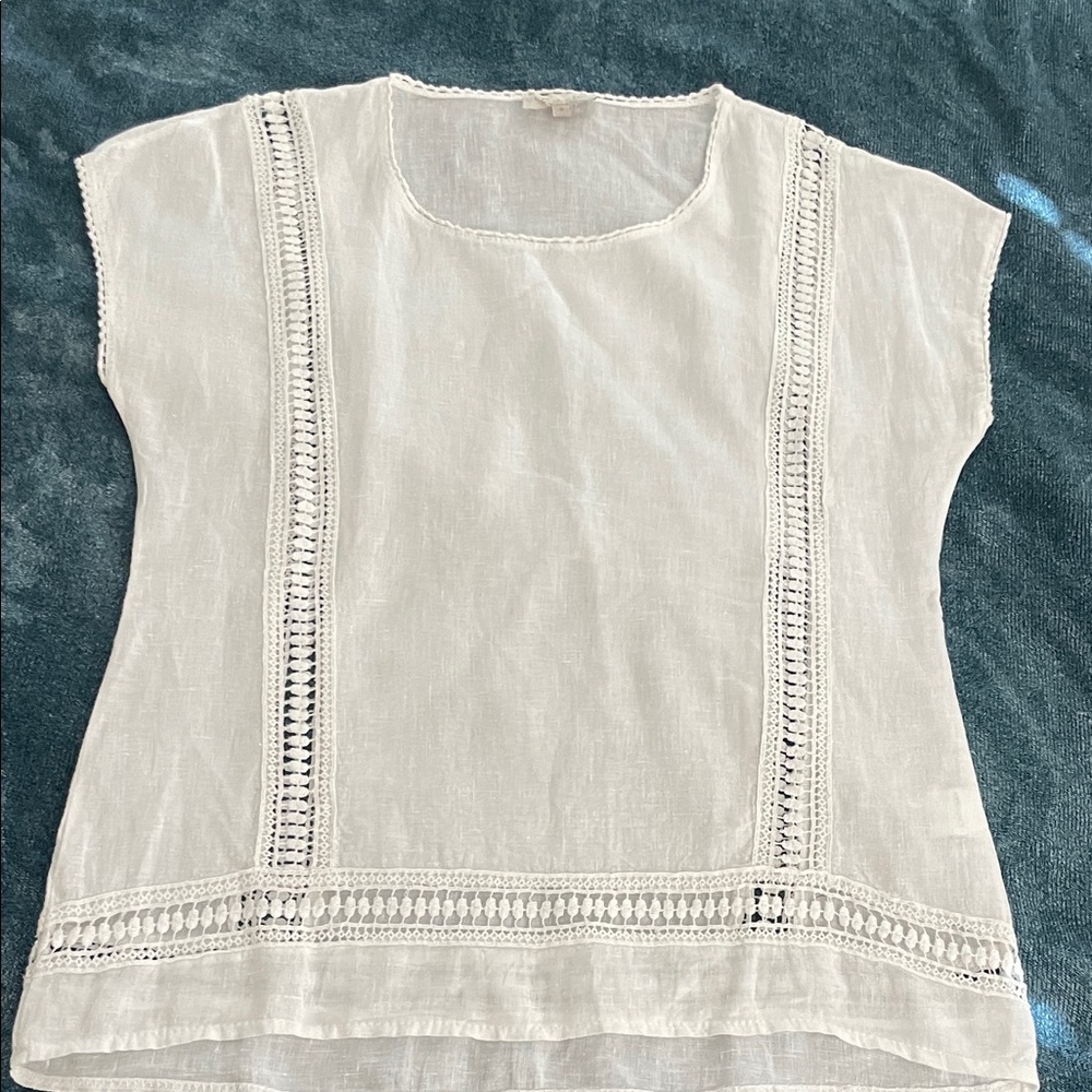 Chic Cream Women's Blouse with Lace Accents
